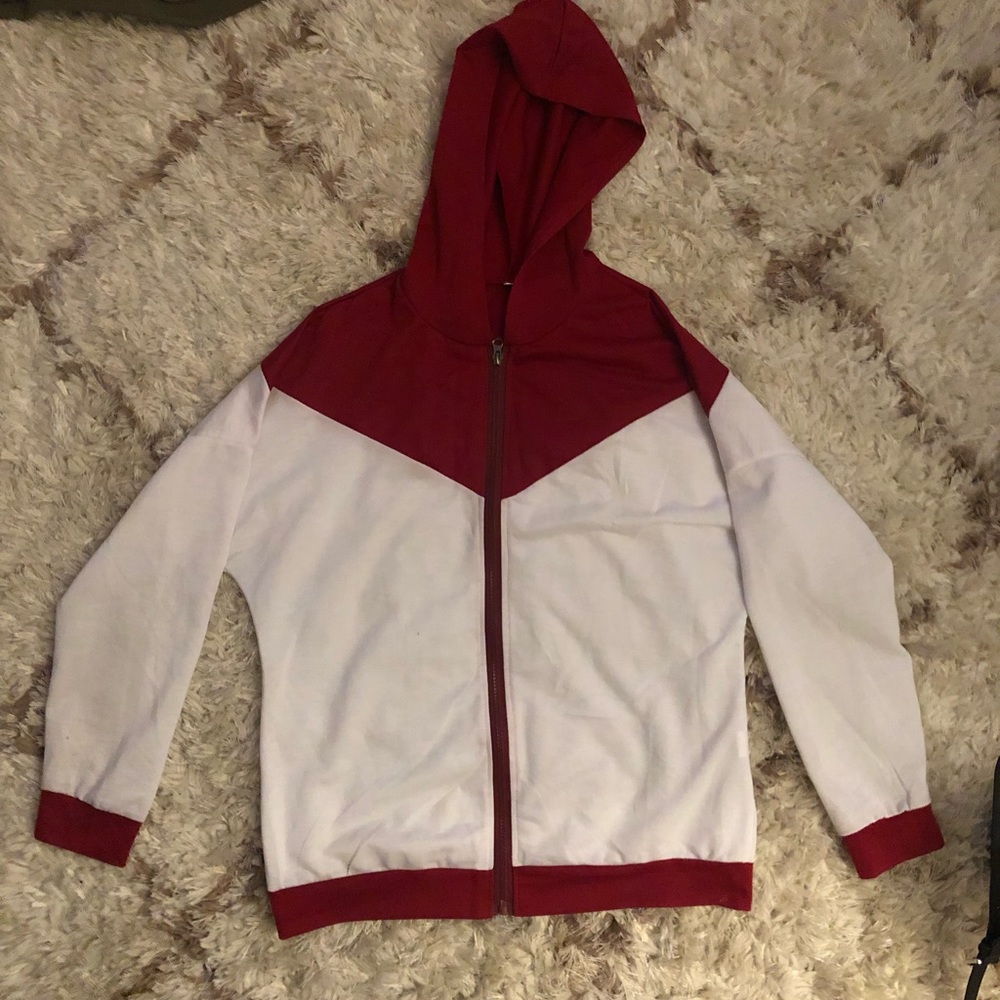 Ref & white zip up